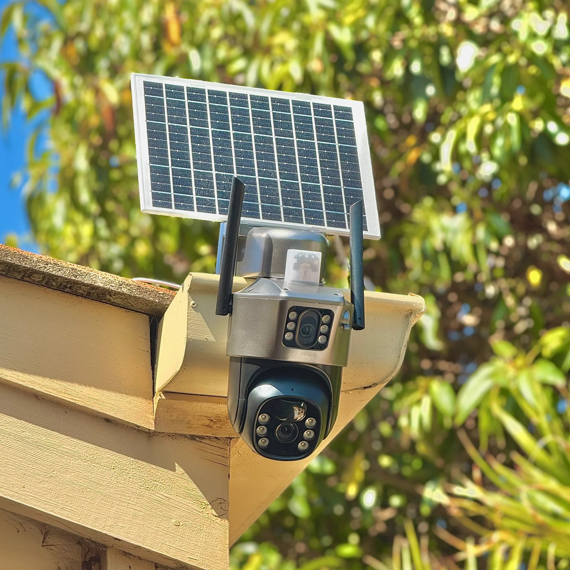 Solar Security Floodlight Pro